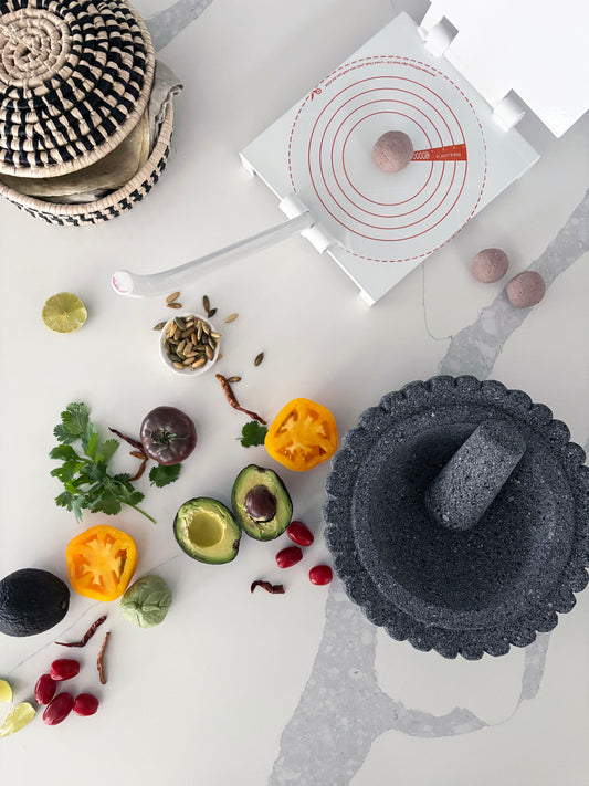 Mexican Molcajete Hand-Carved from Volcanic Stone | 3.5 Cup Capacity
