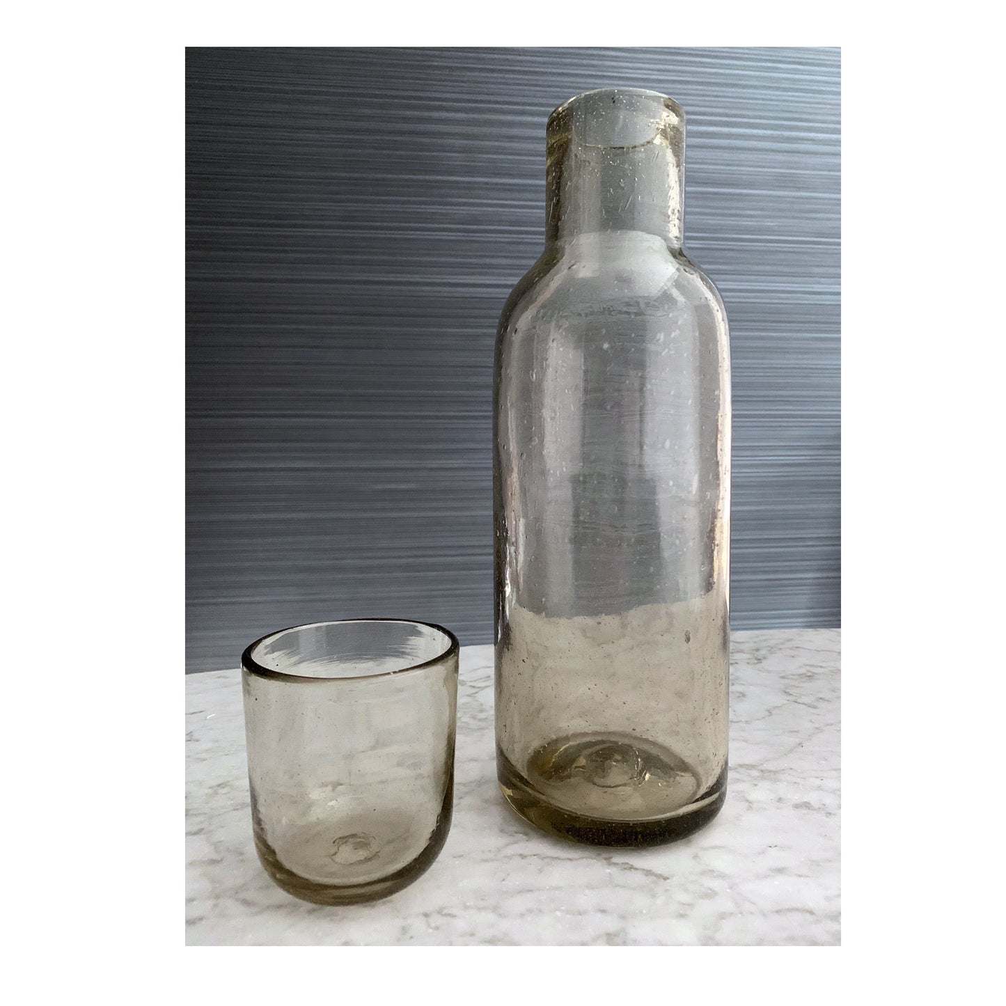 Jarra de agua grande soplada a mano + juego de vasos | Hecho en México | 40 onzas líquidas