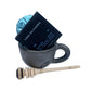 Set de regalo de chocolate caliente mexicano con taza de barro negro, mini molinillo y discos de chocolate para beber