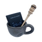 Set de regalo de chocolate caliente mexicano con taza de barro negro, mini molinillo y discos de chocolate para beber