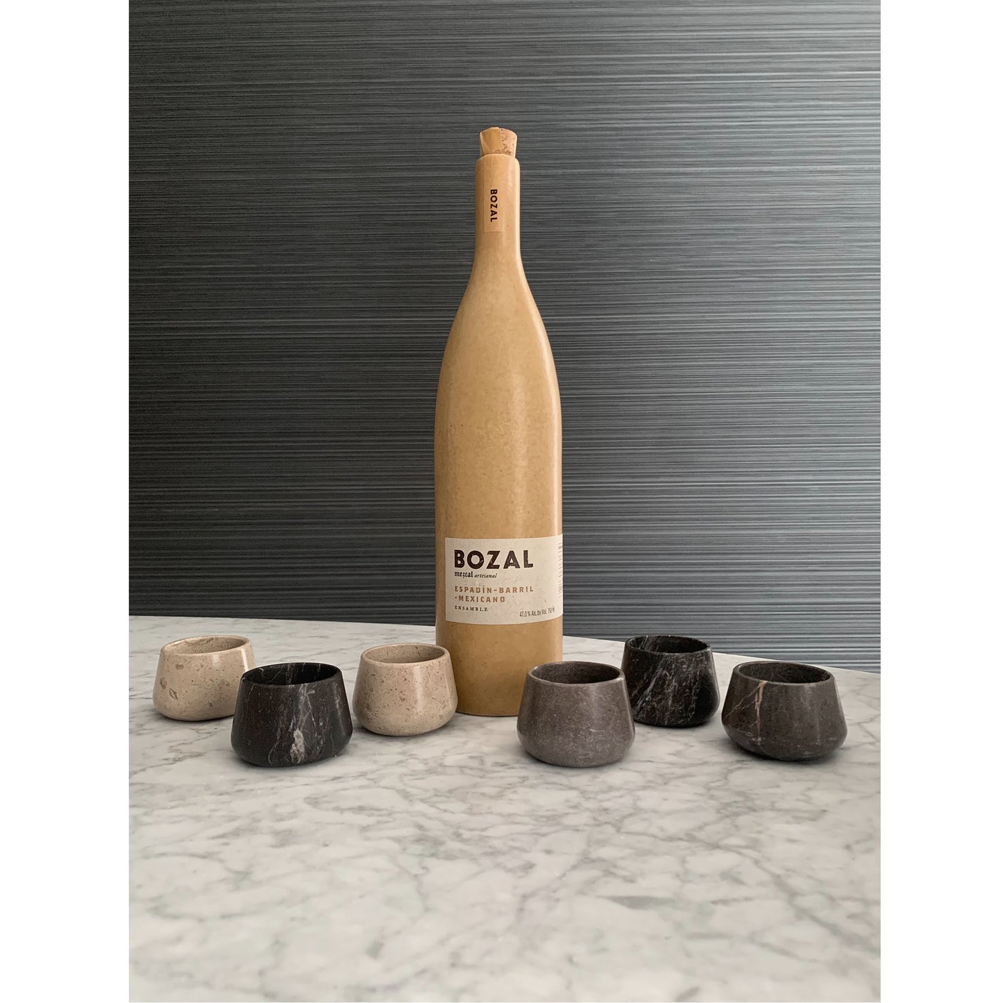 Copitas de Mezcal de Mármol con Base de Madera | Juego de vasos de chupito de piedra | Bandeja Shot Flight - Hecha a mano en México (Disponible con copas de mármol negro, gris o beige)