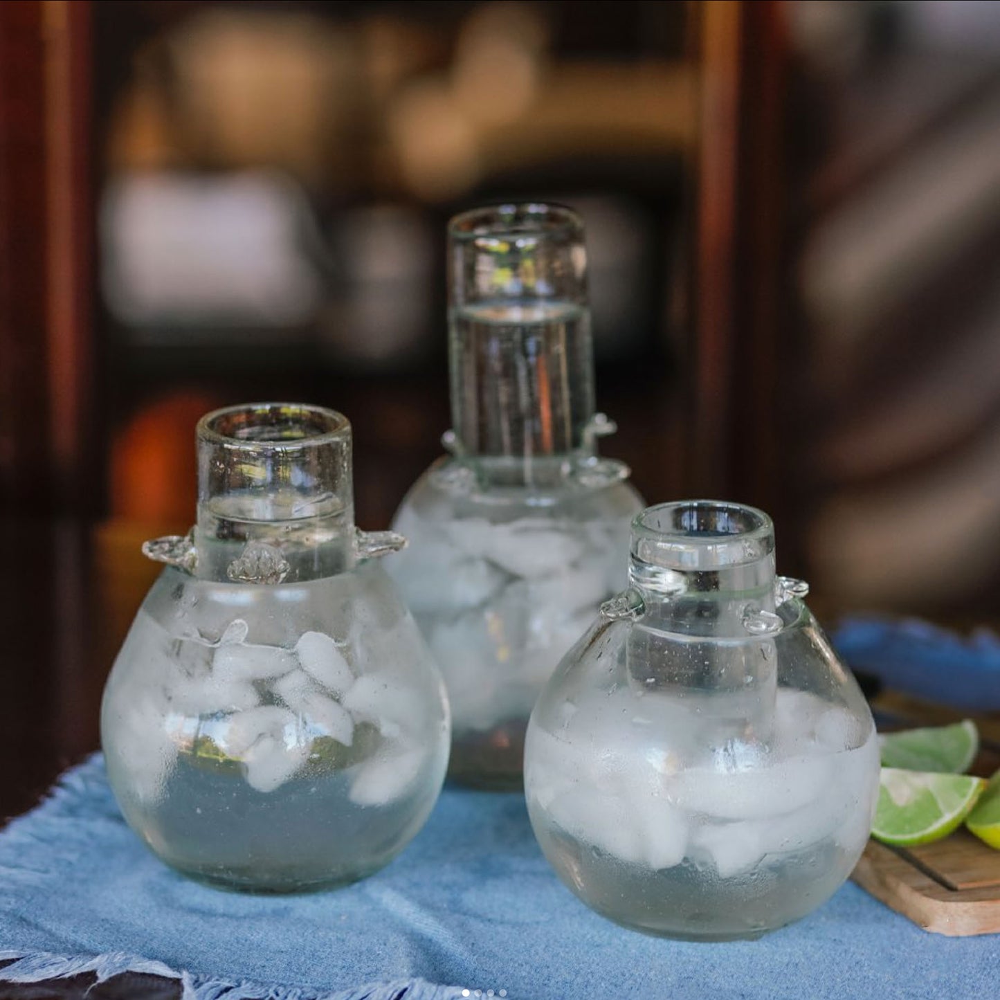 Vaso de chupito de tequila soplado a mano y enfriador | Kit Vaso Tequilero - Hecho a mano en Guatemala con vidrio reciclado *Este listado es para un kit*
